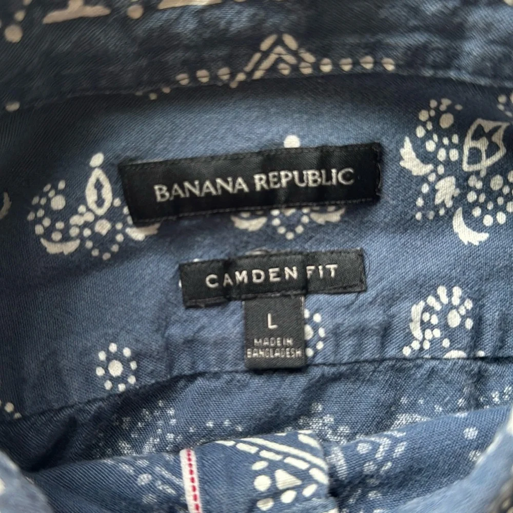 Banana Republic Blue and White Geometric Button Down Shirt Camden Fit Men’s L